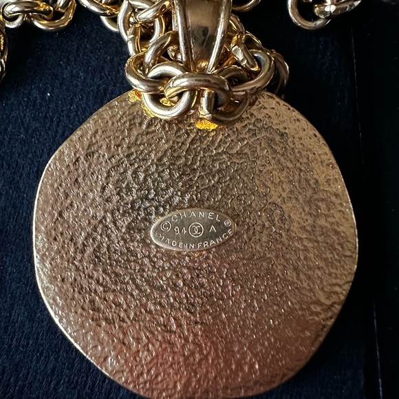 Vintage Chanel Fall 1994 Sunburst Pendant; Gold Metal Medallion Chain Necklace - Picture 5 of 11